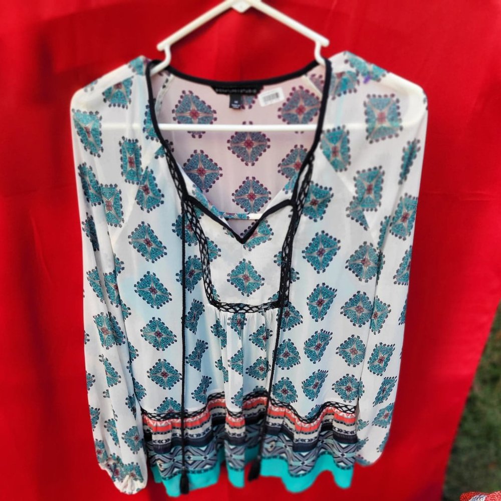 Adorable BOHO v neck top